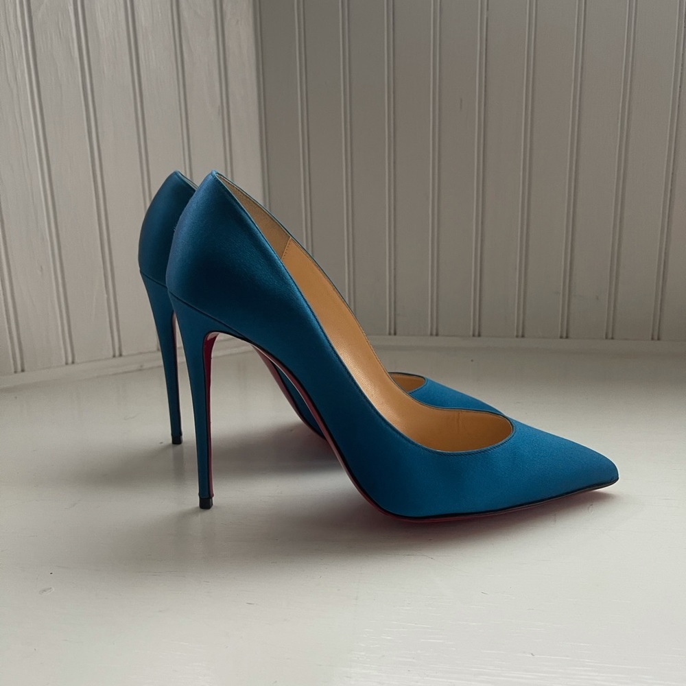 Christian Louboutin beautiful blue heels! Mint condition! - Picture 2 of 6